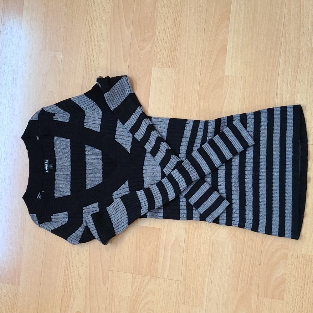 Express top pre- loved condition size small.
